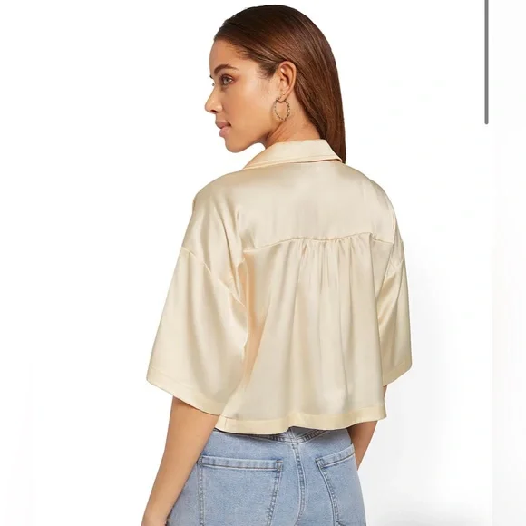 Cropped Satin Button-Front Shirt - Sans Souci - Picture 9 of 9